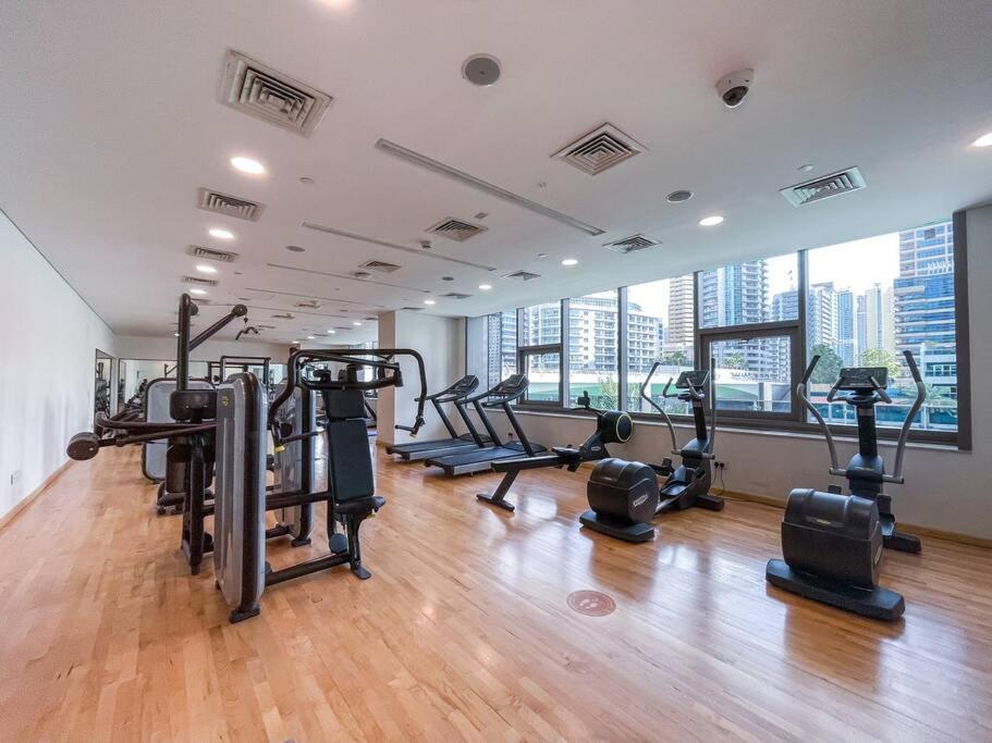Cozy Studio In Sparkle Tower Jbr By Suiteable Dubai Exterior foto